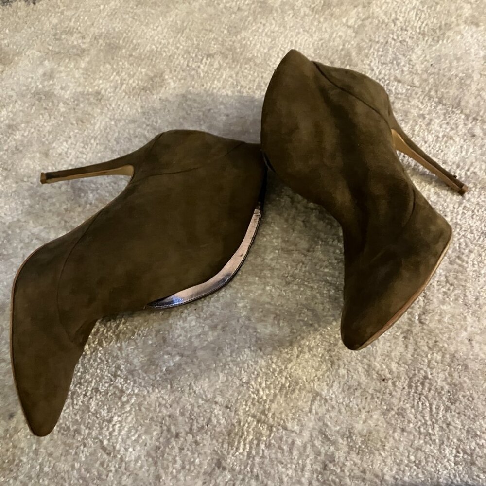 Express olive green suede open front booties. 4” heel